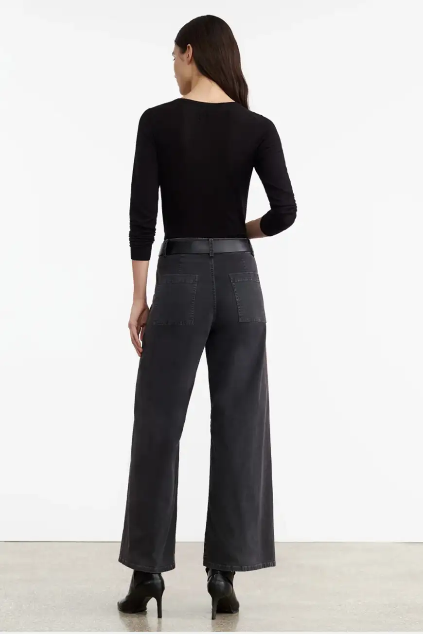 10991w590 Jet Black 2