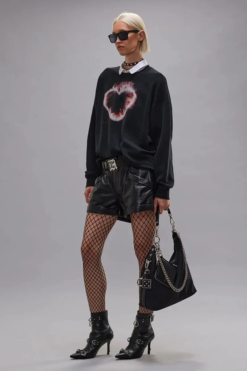 Boutique77 - סווטשירט Flaming Heart Oversized – R13WK004K138A – black – 1