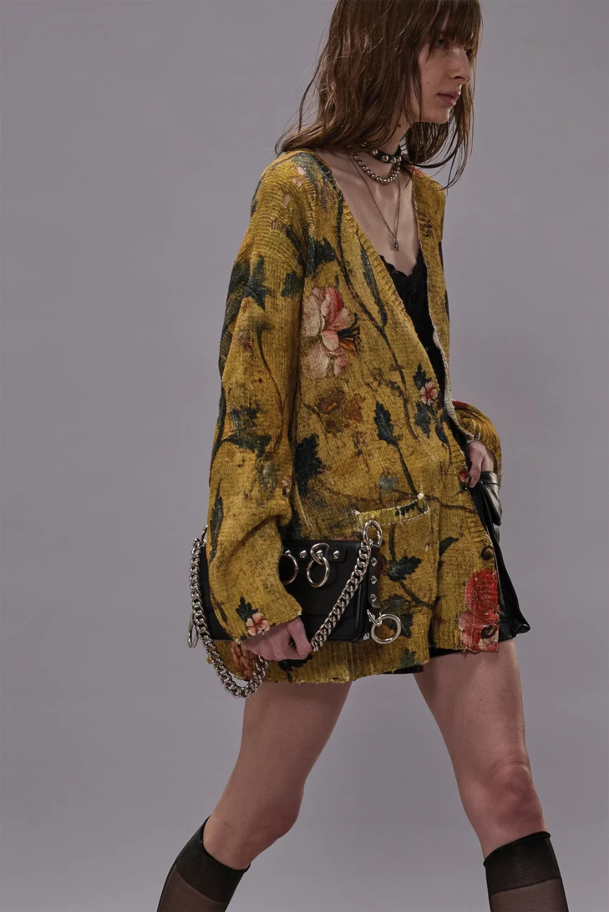 R13wy237y221a Ochre Floral 2